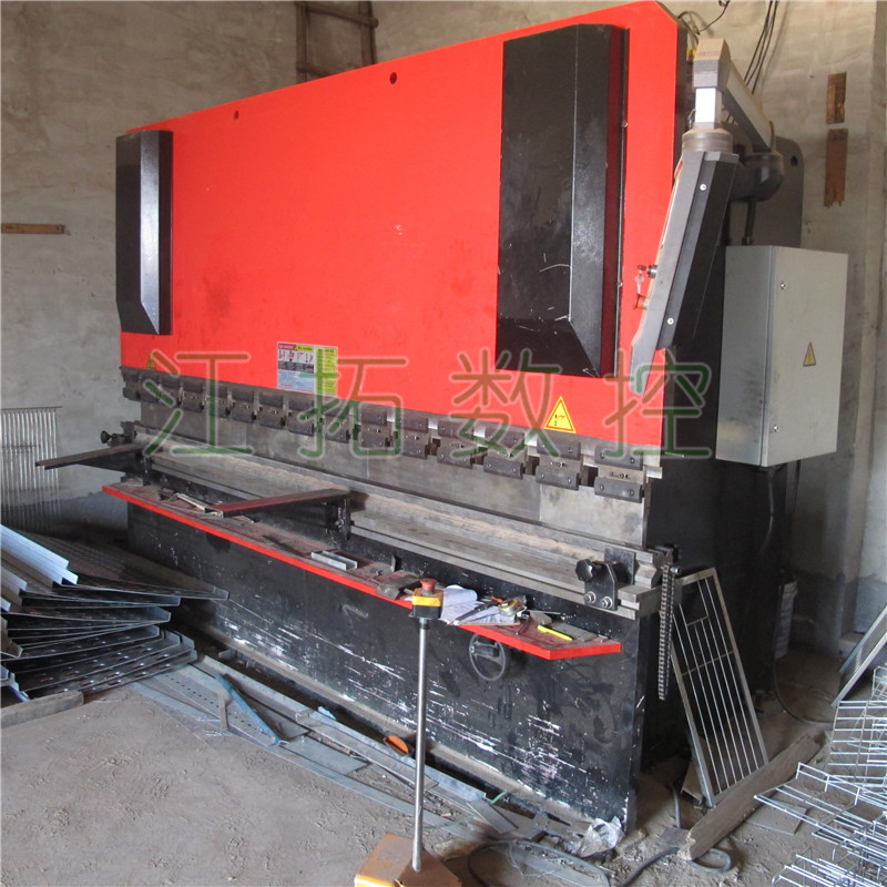 江拓?cái)?shù)控折彎機(jī)